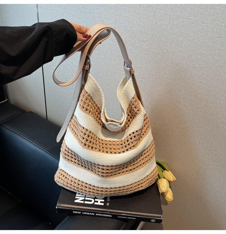 

Bag women s new contrasting color woven bag fashionable hollow niche light luxury tote bag vacation beach bag хаки