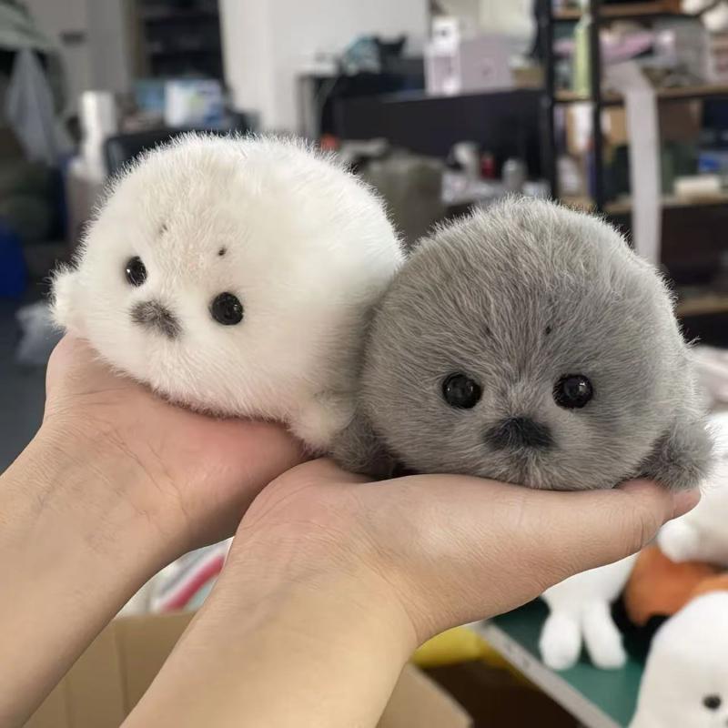 1Pcs White Seal Plushies Animal Pendant Soft Grey Seal Plush Keychain Fashion Stuffed Doll Keyring Accessories Car Ornaments