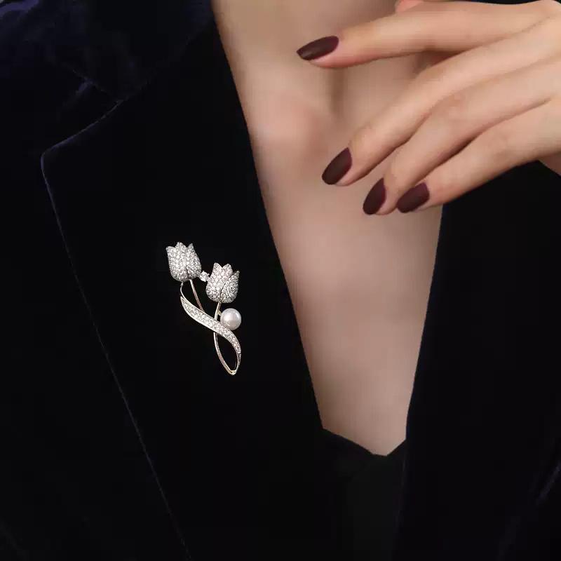 Pearl Tulip Small Western-Style Ornaments Single-Stitch Brooch Mourning Brooch For Women