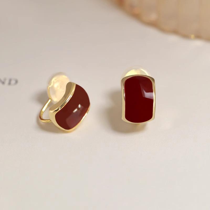 Boucles d'oreilles à clip en émail rouge—Design bobine anti-moustique, Pas besoin de piercing, Parfaites pour le Nouvel An et Noël, Style rétro de Hong Kong