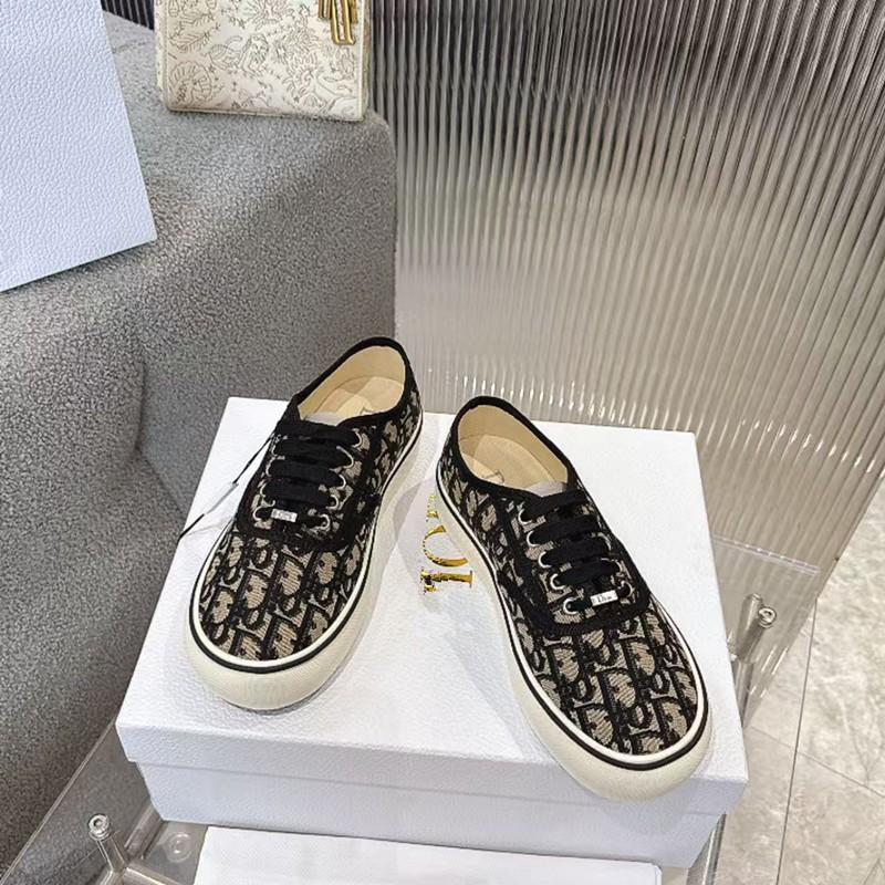 Womens Clover Embroidered Canvas Sneakers Thick Sole Casual Trainers