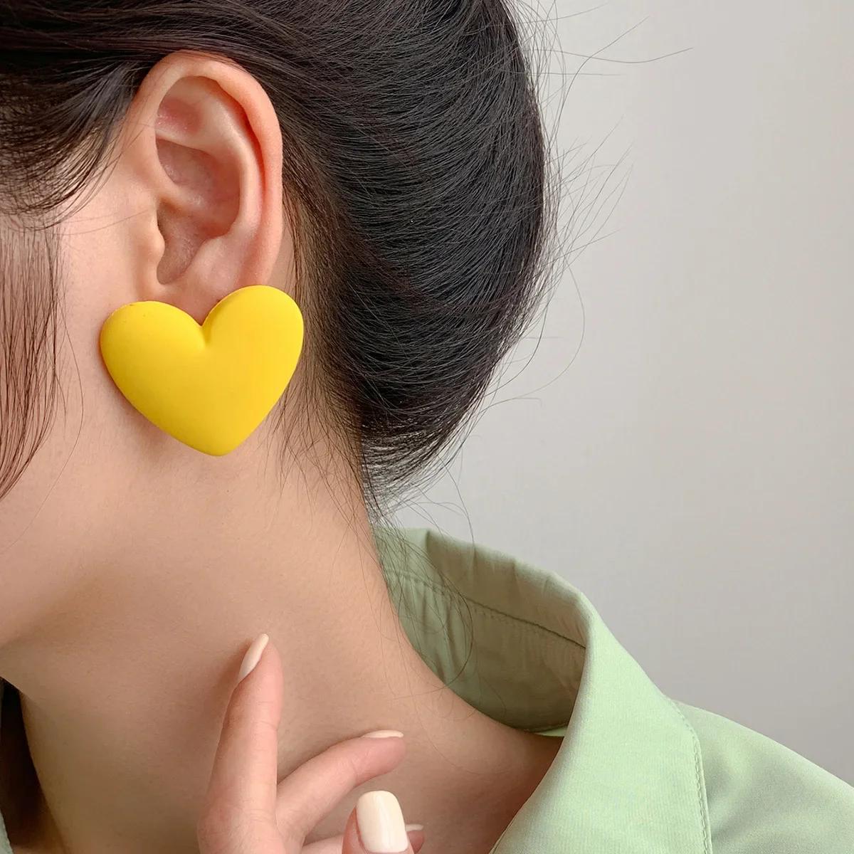 

Cute Acrylic Love Heart Candy Color Earrings for Women Korea Style Heart Exaggerated Big Stud Earrings Party Jewelry Accessory жёлтый