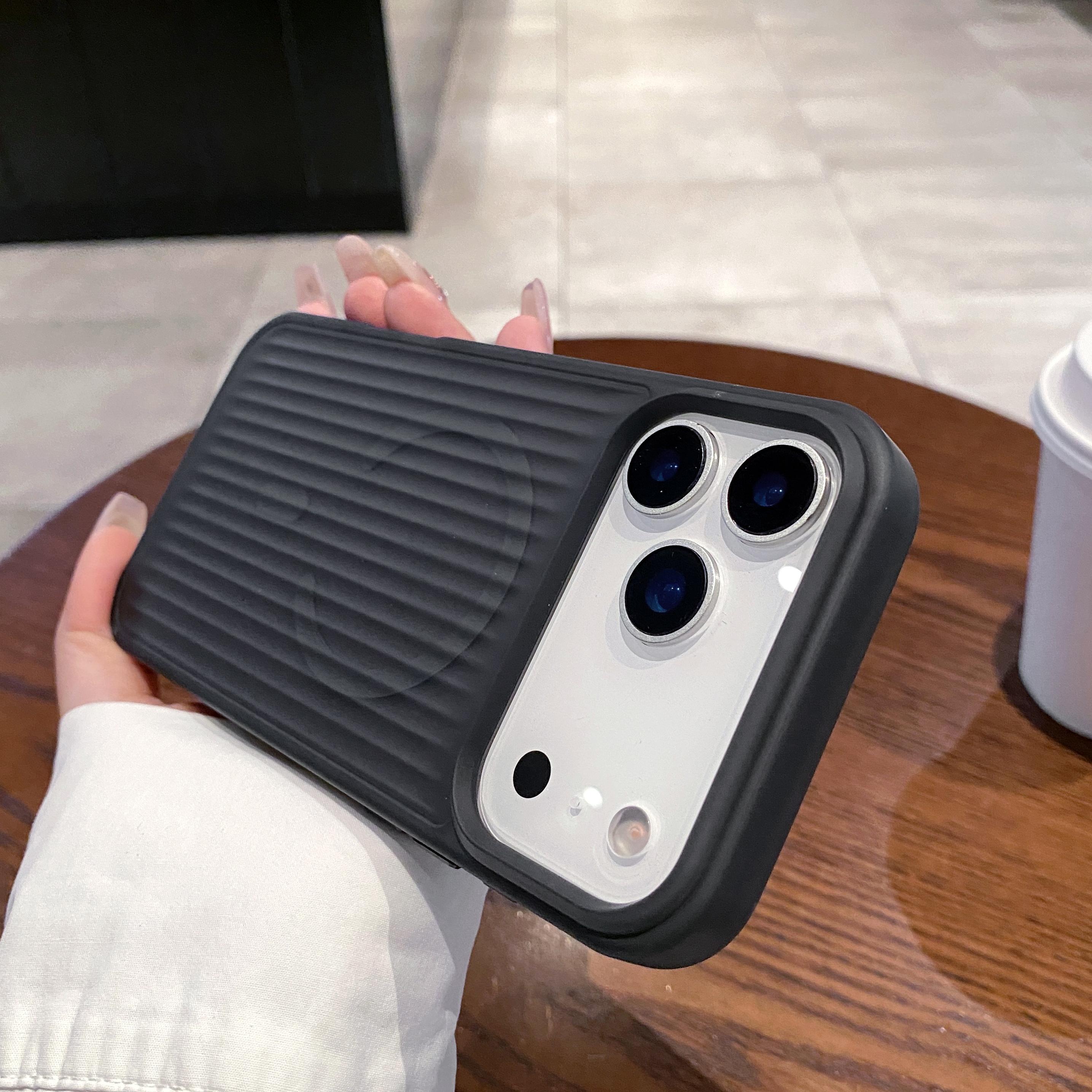 

Роскошный 3D-чехол со структурными полосками для iPhone 17 Pro Max Air 16 15 14 13 12 с поддержкой беспроводной зарядки MagSafe, противоударный и ударопрочный, матовый iPhone 17 Pro чёрный