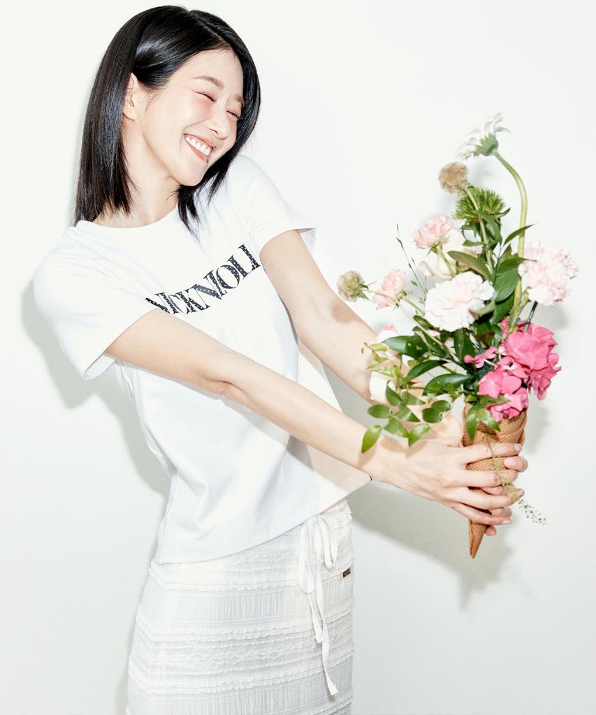 Nigaennikol Nicole Dot Lettering Slim Top_White
