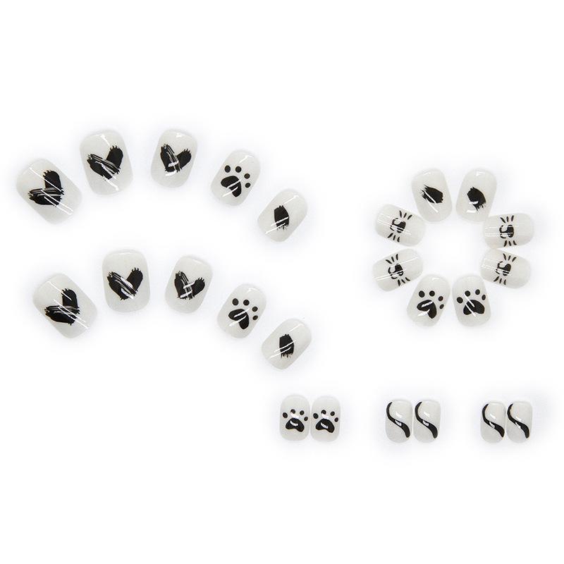 Artificial Nails, White Cute Cat Scratches, Short Removable, Small and Fresh Fake Nails