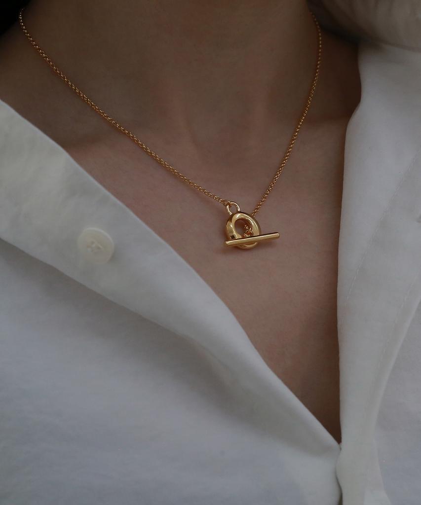 Kudos Signature Toggle Bar Mini Necklace