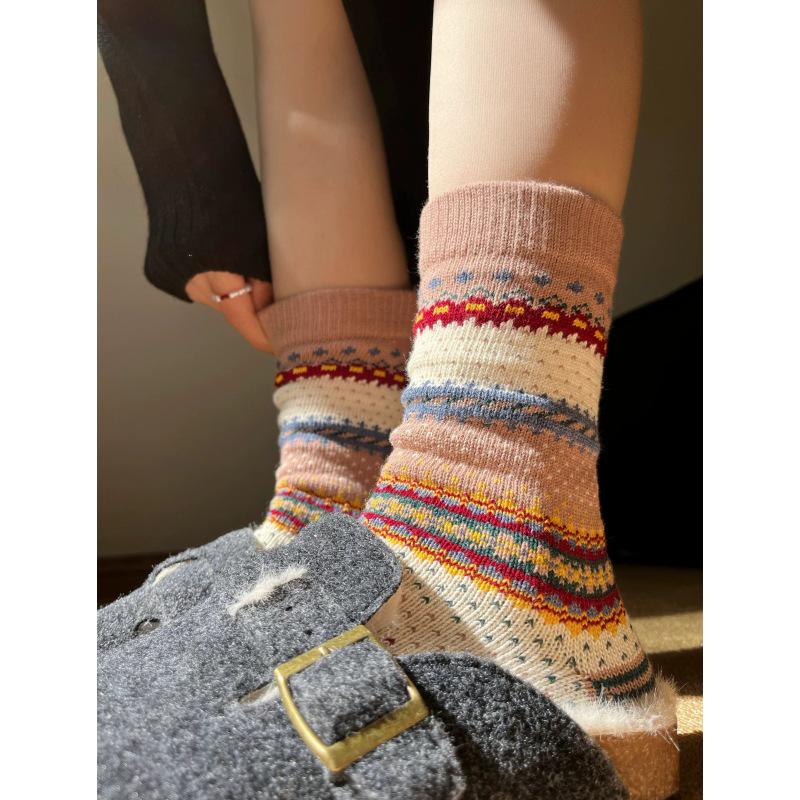 Women's Khaki Fair Isle Mid-Tube Socks - Light Luxury Retro Ethnic Style