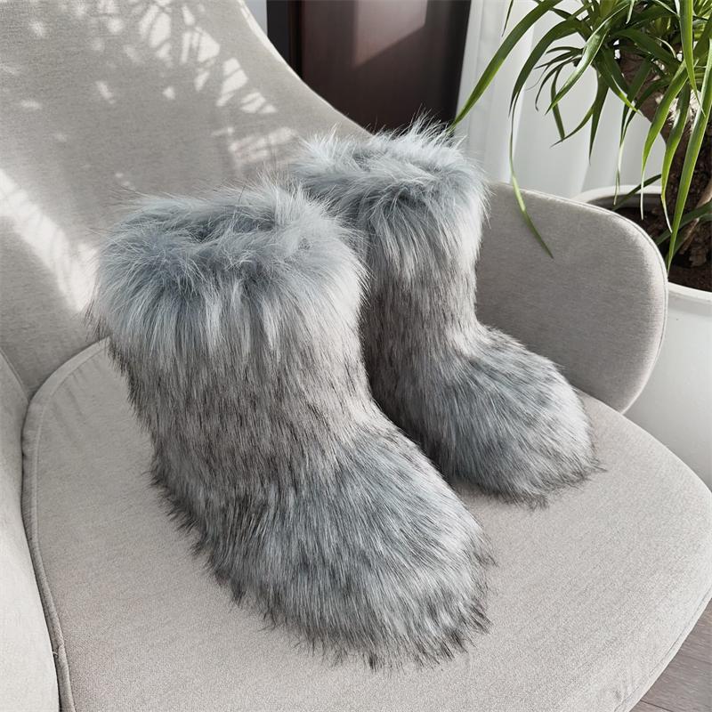 New Winter Fur Onepiece Raccoon Fur Female Snow Boots Fur Shoes Outdoor Mid Leg Boots