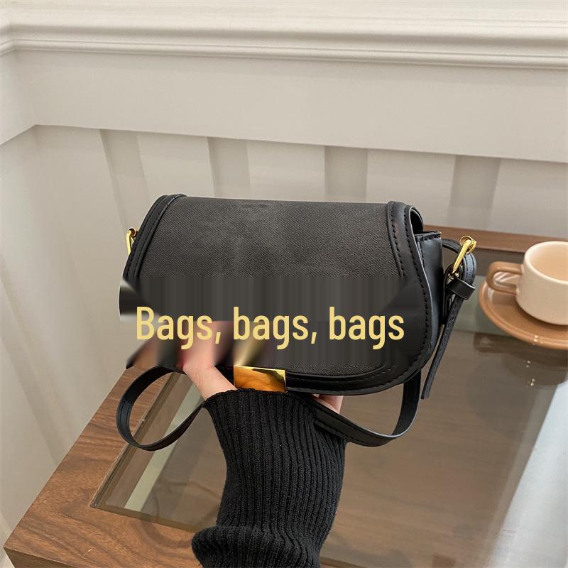 

Trendy Women s Saddle Bag: 2025 Niche Texture Shoulder Bag - Fashionable and Unique Design білий