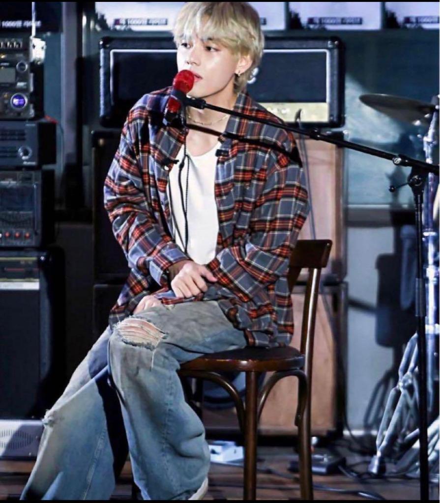 [USED] BTS V wears UNDERCOVER check panel flannel shirt
