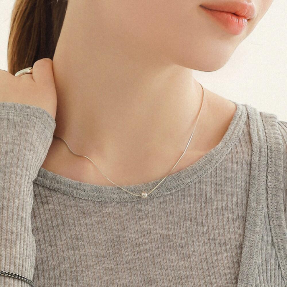 Smooth Snake Chain Silver Ball Necklace N01109