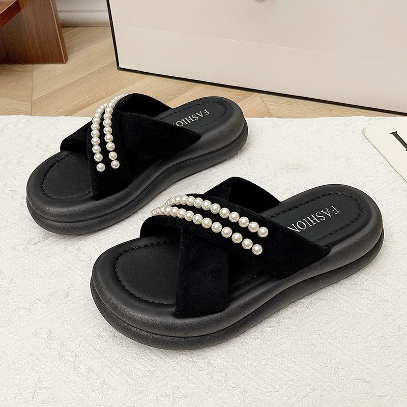 Versatile Pearl Women's Outer Wear 2025 Platform Summer Retro Slippers Skirt with Casual New Fashion Beach Sandals