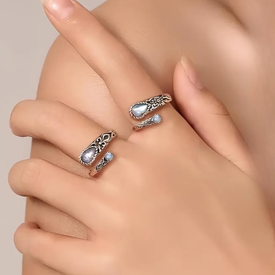 [Moonstone Bohemian Ring] Ladies' Bohemian Style Flower and Moonstone Ring - Adjustable, Retro Design, Versatile and Eye-catching
