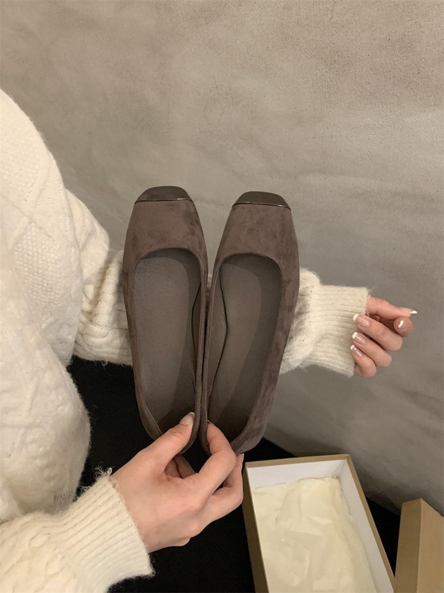 

Туфли Fairy нежные одинарные туфли замшевые с мелким горлом весна 2025 новые мягкие плоские подошвы одна педаль универсальные туфли Doudou женские 35