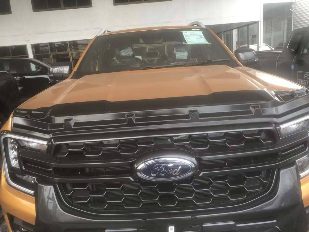 Ford Ranger T9/Everest Sand Hood Deflector 2022-2023