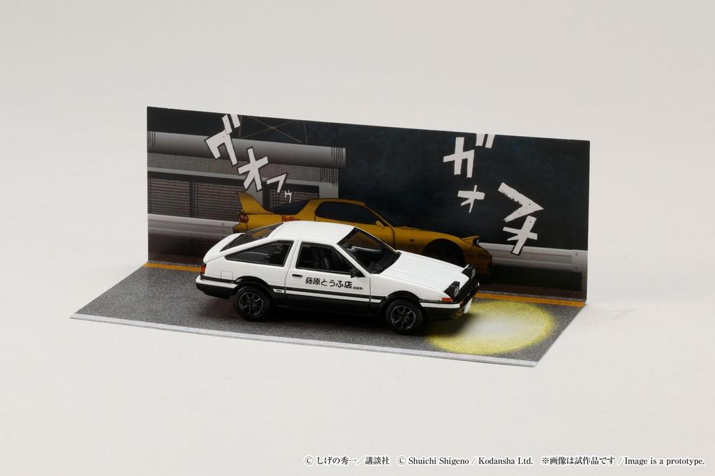 HobbyJAPAN Initial D 30. výročí Blistrové balení Dioráma Set Série 164 Toyota SPRINTER TRUENO (AE86)  Initial D Takumi Fujiwara VS Keisuke