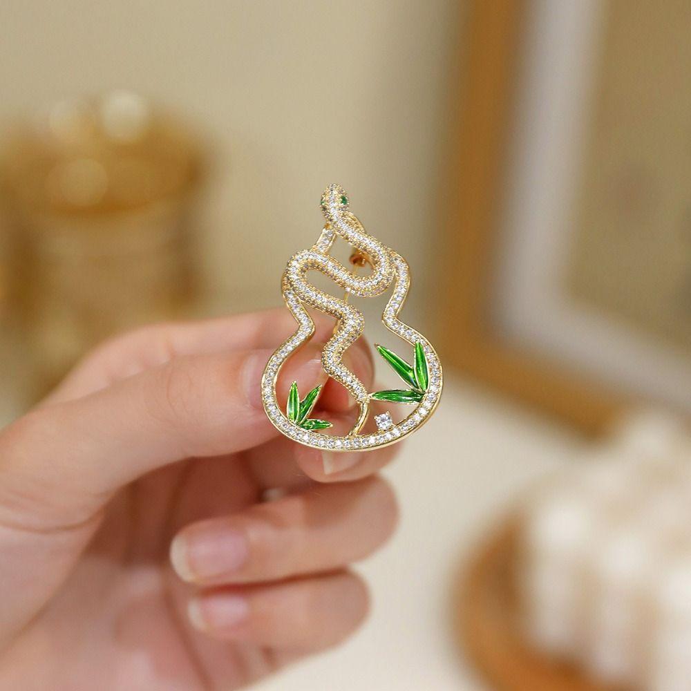 Minimalist Rhinestone Collar Pins Sparkling Snake Lapel Pin Elegant Zodiac Snake Brooch  Party