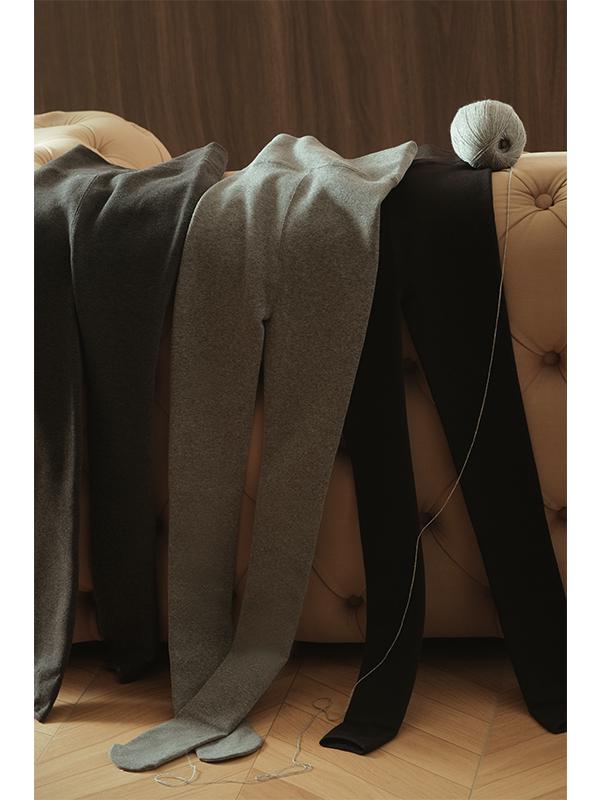 

2025 Autumn/Winter High-Density Lambswool Stripe Slimming Base Layer Pants Black Stirrup
