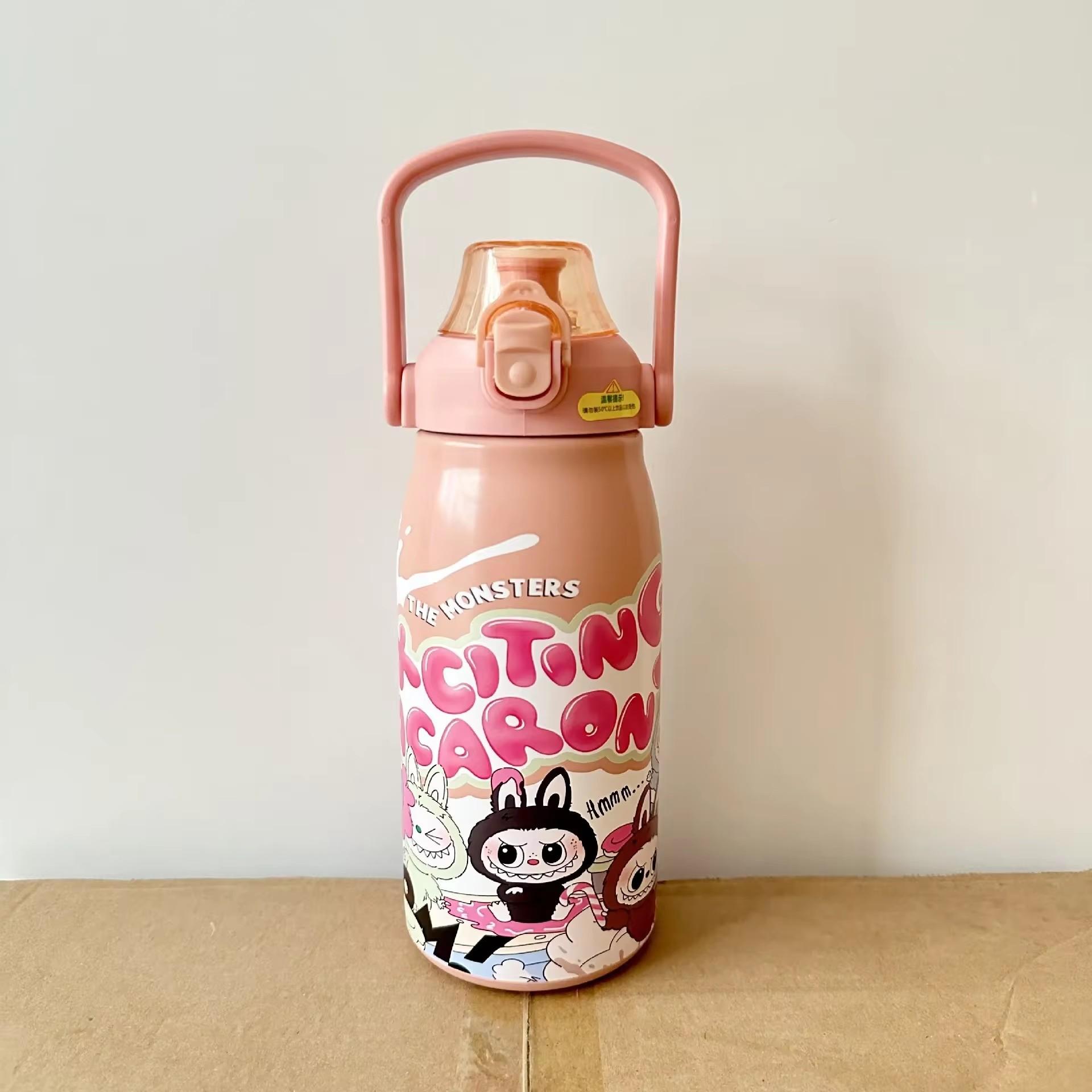 

1200 мл Кружка-термос из нержавеющей стали Labubu Большой емкости Спортивная бутылка для воды Новая мультяшная поп-крышка Портативная чашка для воды с соломинкой 1200ML