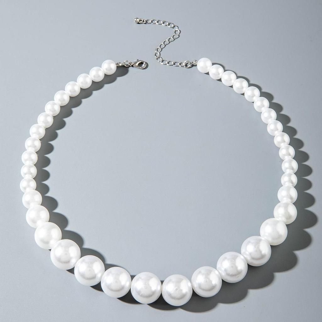 Fashionable Minimalist Pure White Pearl Necklace Women's Collarbone Necklace, Elegant Temperament, Dance Party Wedding Necklace