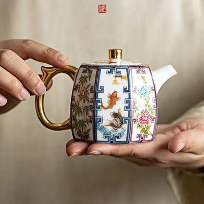200ml Chinesische Weißporzellan-Teekanne - Handbemalte Goldakzente Emaille-Design Keramikkanne mit Filter-Sieb, Gongfu Tee-Set F