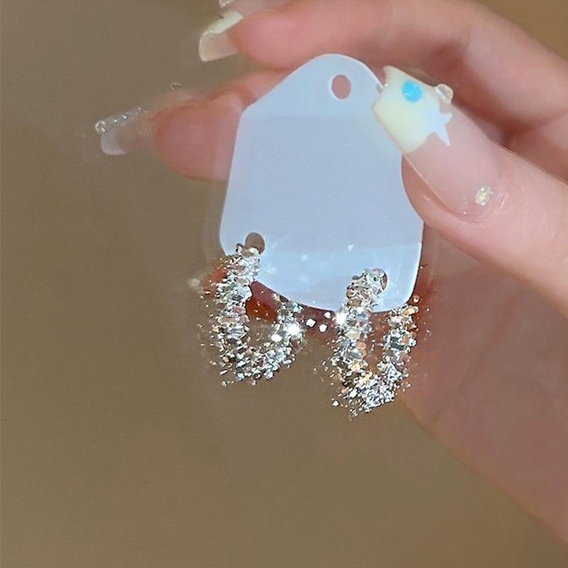 Vintage Twisted Wave Dangle Earrings Luxury C- Shaped Semicircle Drop Earrings Temperament Geometric Earrings Party Accessories