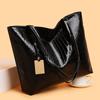 New Large-capacity Shoulder Bag PU Handbag Crocodile Pattern Women's Bag Fashionable Retro Commuter Tote Bag