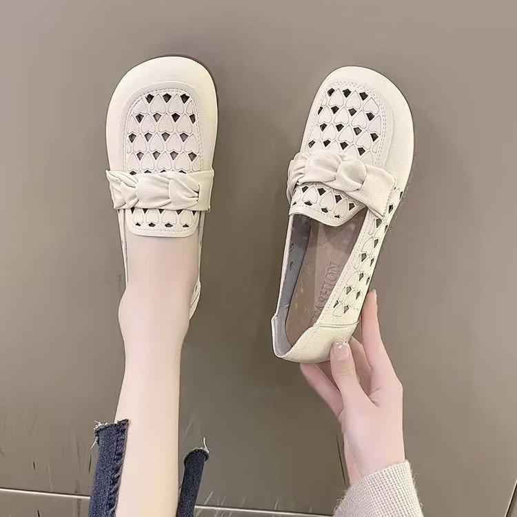 Sandals Soft Sole Hollow Mother Summer Hole Model Single Shoes Doudou Shoes Flat Bottom Breathable Pregnant Women Non-slip Loafers Shoes