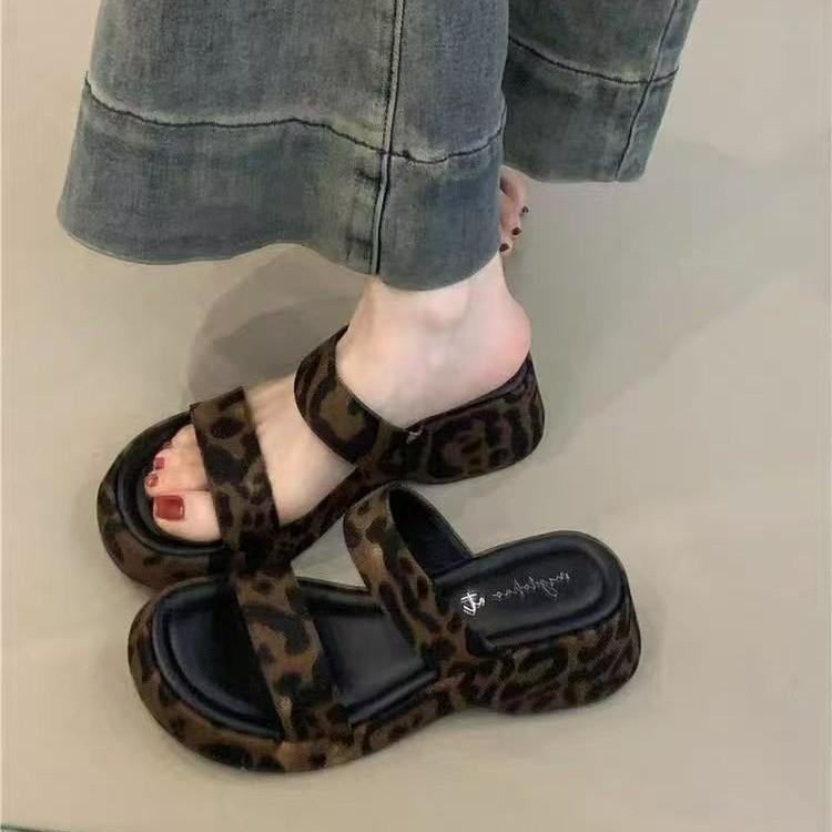 

Thin strips, high-end fashion double-belt cool slippers, summer versatile outer wear eva slope heel height increase and slippers women 35 чорний