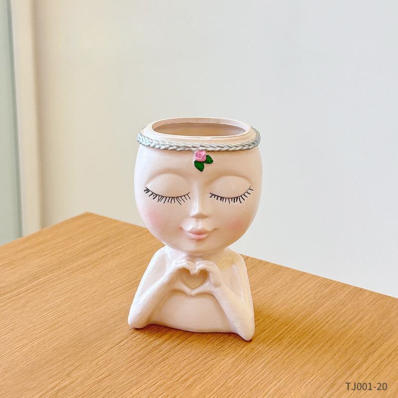 

Simple and Caring Little Girl Pen Holder, Student Living Room, Office Desk, Books, Desktop, High-end Storage Decoration, Ornament