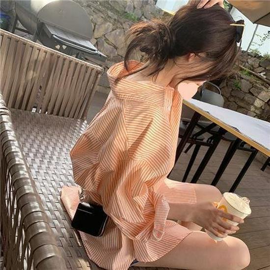

Women s Retro Hong Kong Style Orange Pinstripe Shirt - Loose Fit, Long-Sleeved, Autumn 2025 Design M