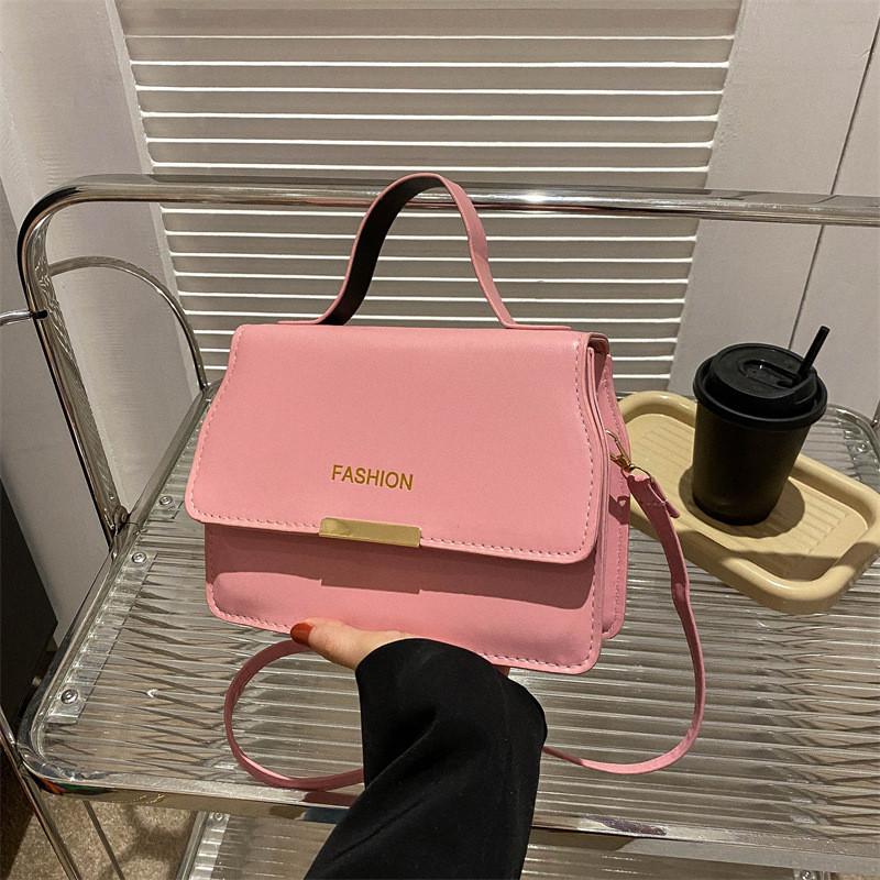 Chic Retro Womens Handbag Casual Shoulder Bag Fashionable Small Square Bag