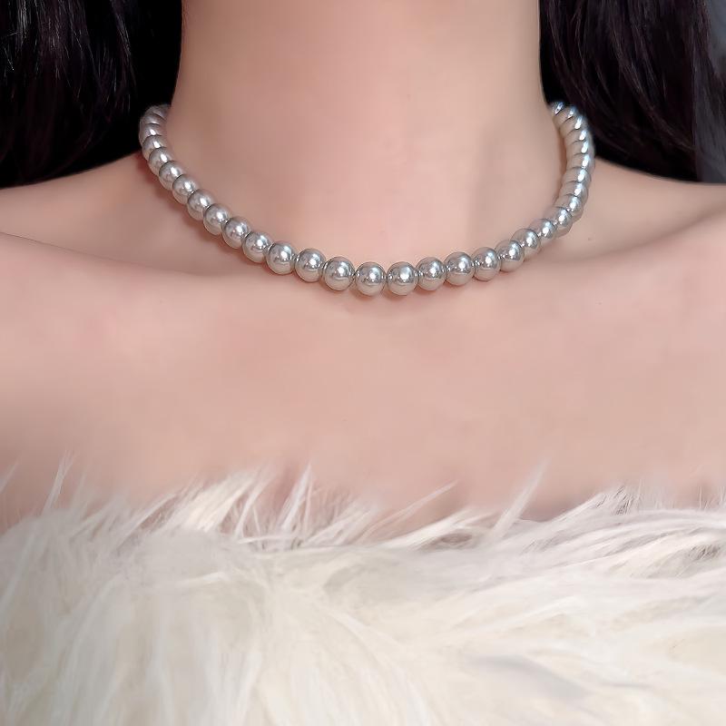 Shijia Pearl Necklace: Luxurious Retro Niche Clavicle Chain with French Elegance for Mothers