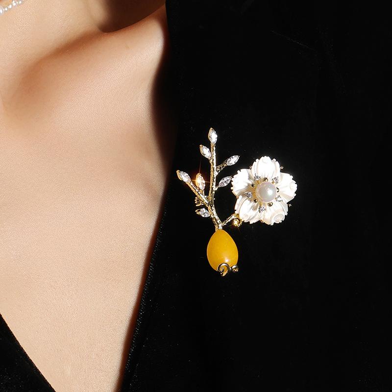 Senior Brooches Flower Leaf Brooch Pins for Women Suit Pendant  Fashion Brooches Jewelry