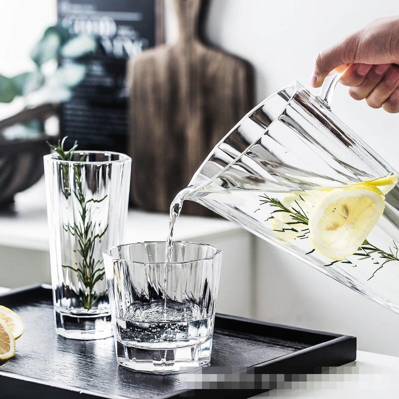 VAKADA Glass Cold Water Pitcher