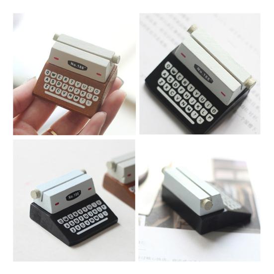 Retro Wooden Typewriter Memo Clip Vintage Desk Place Card Holder 1 Pc