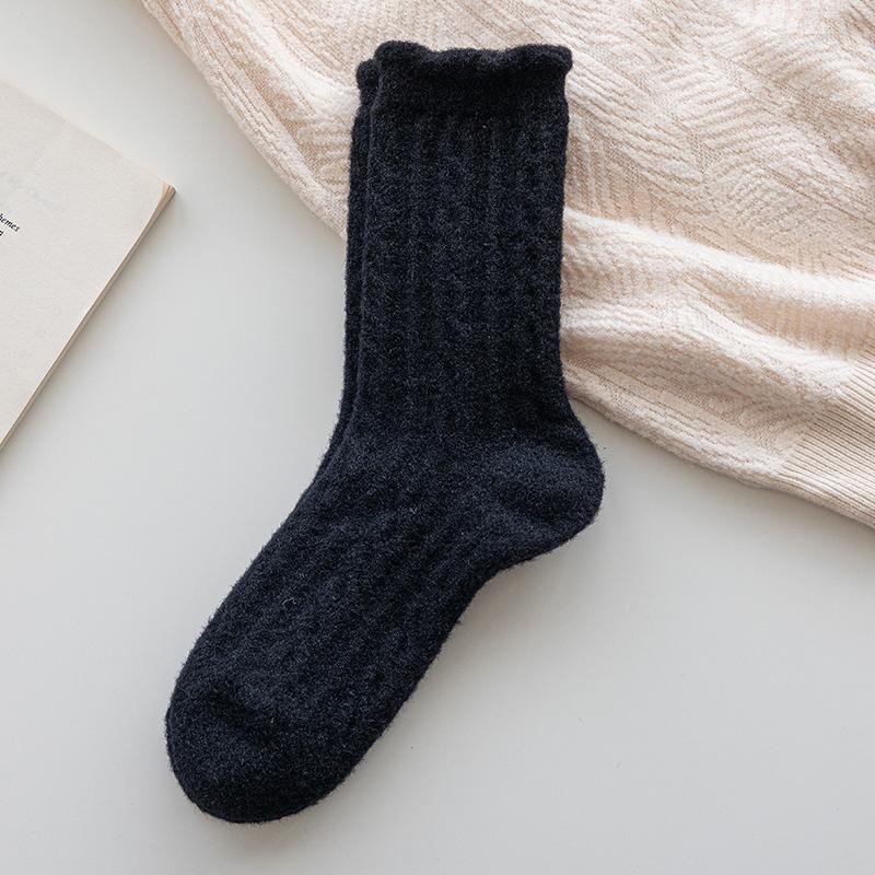 Thick Wool Socks for Autumn and Winter, Twisted Warm Mid-calf Socks for Women, Solid Color, Retro and Versatile Women's Socks