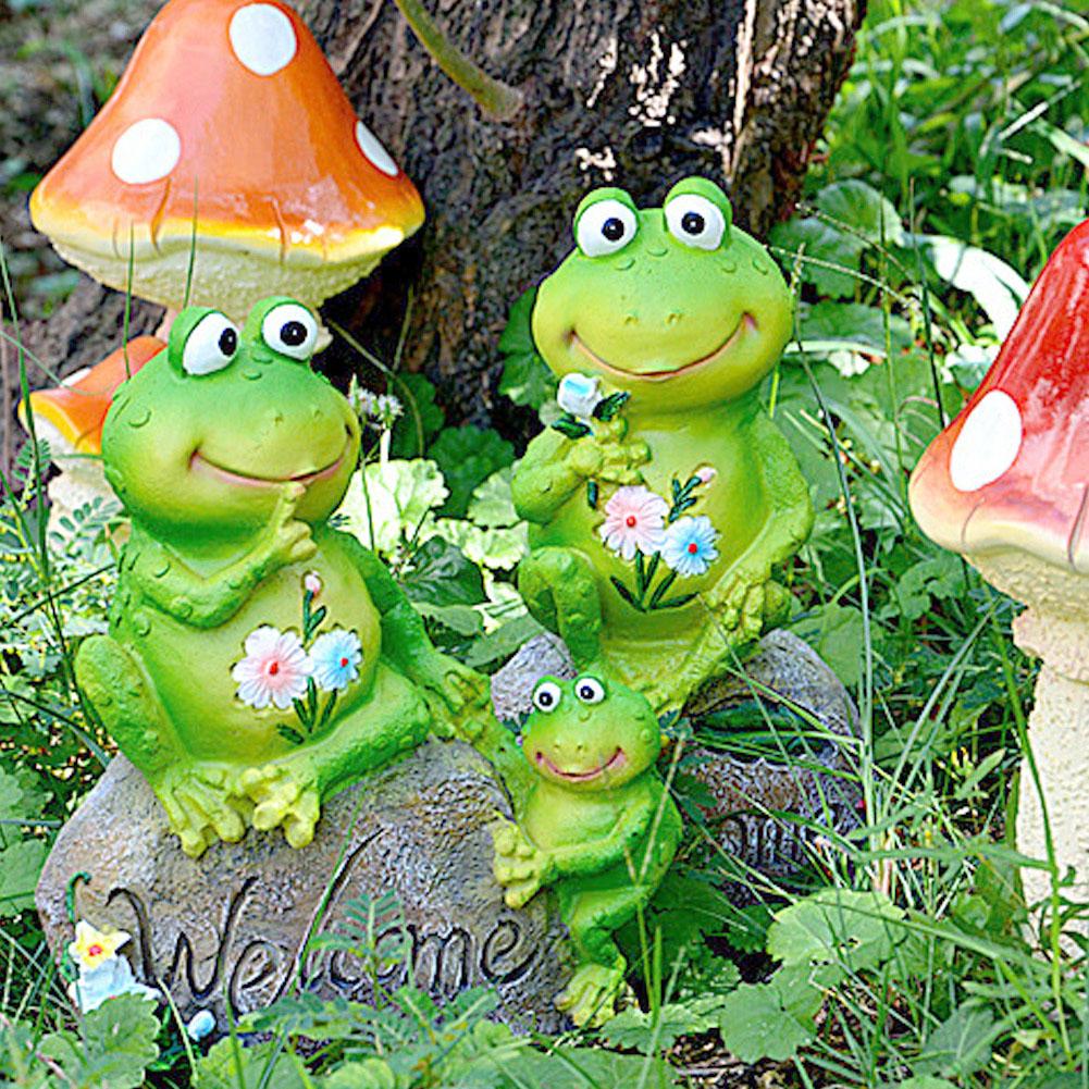 Resin On Stone Figurine, Natural Garden Decor with Vivid Cute Design, for Indoor Outdoor Lawn Courtyard Hotel Kindergarten Decor