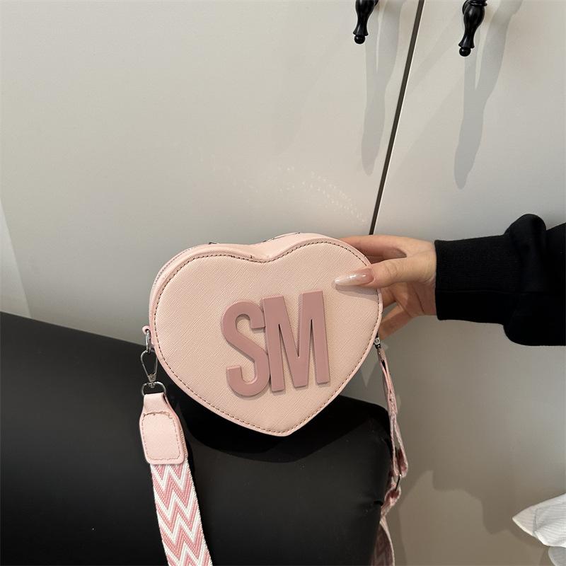 Simple and fashionable letter wide shoulder strap single shoulder messenger bag 2025 summer new niche design love foreign style women's bag