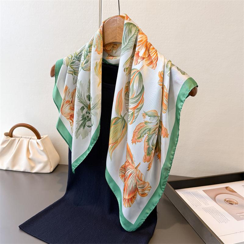 Dating atmosphere Printing simulation silk square scarf Shawl versatile high-end neck small square scarf Head scarf Silk scarf Women