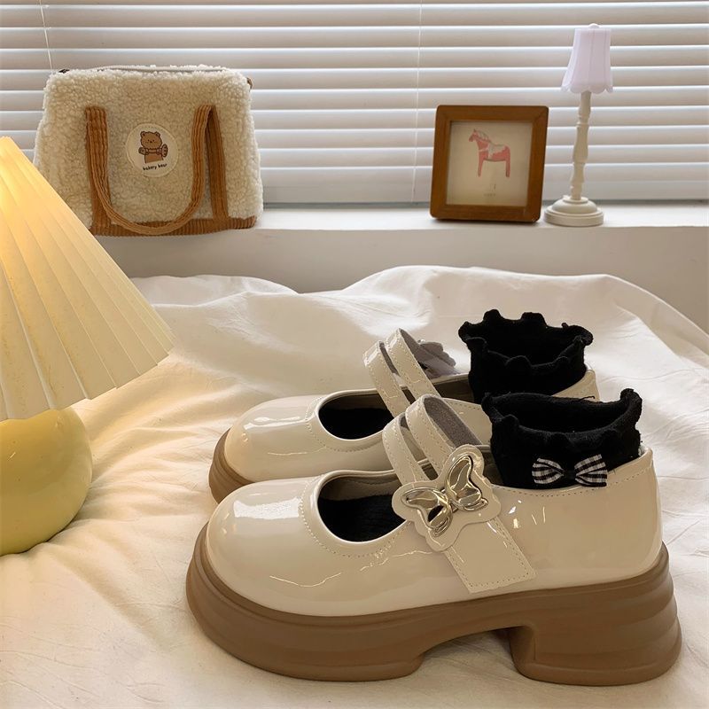 Korean version of white retro pearl small leather shoes for women's 2025 summer shallow mouth versatile college style thick-soled round head Mary Jane