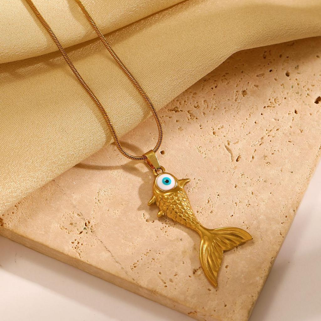 Amazon Beauty Hot-selling Stainless Steel Small Fish Pendant Necklace Personality Fashion High Quality Simple Fish Clavicle Chain