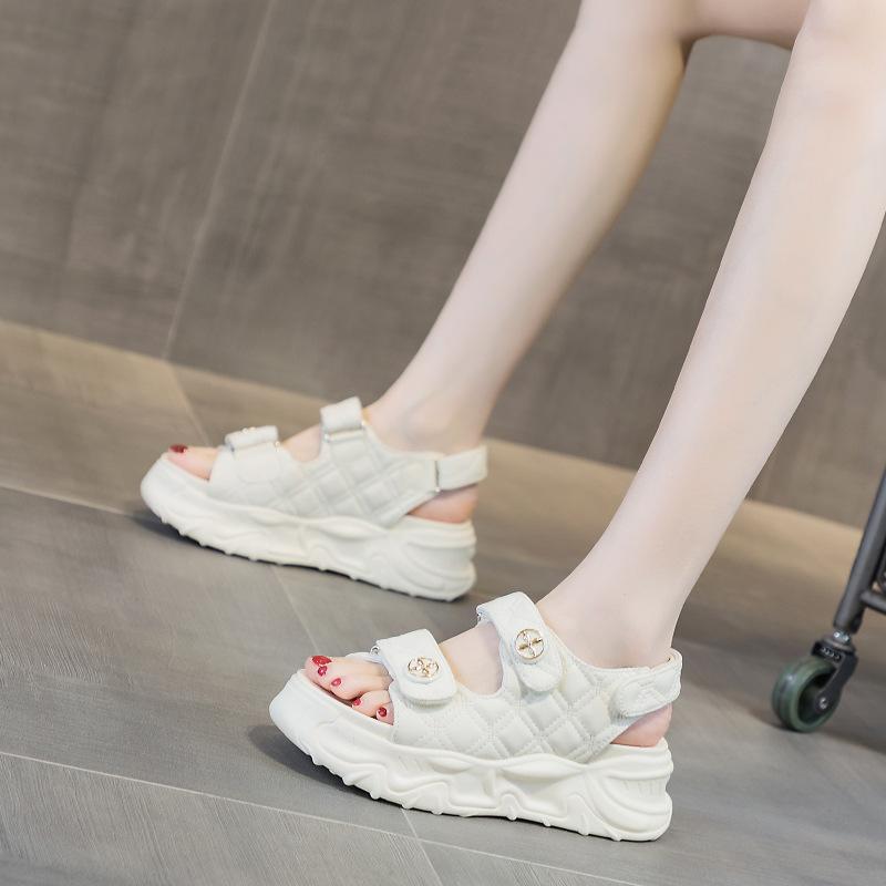 Sandaler älva älva vind 2025 nya sommar mångsidiga damplattform muffin kardborre sport strand sandaler