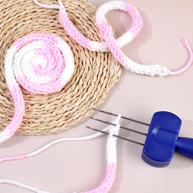 Premium Yarn Edge Finishing Weaver Tool - Easy Use Crochet Aid for Neat Borders Secure End Weaving Professional Hand Knitting Sewing Supplies