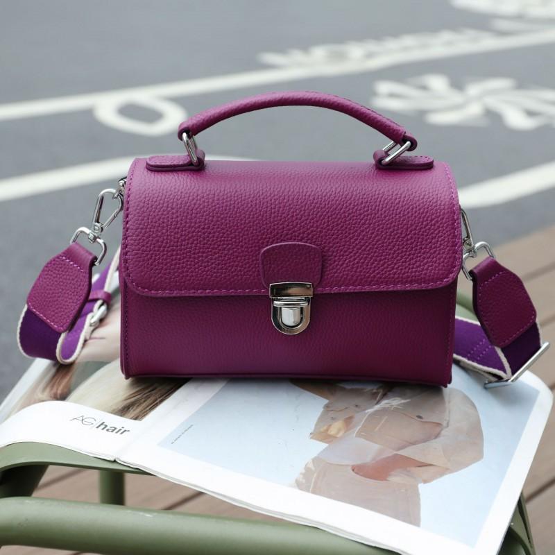 

Temperament Portable Women s Bag Cross-body Genuine Leather Niche High-end Locking Single-shoulder Small Square Length 22 width 10 height 15CM фиолетовый
