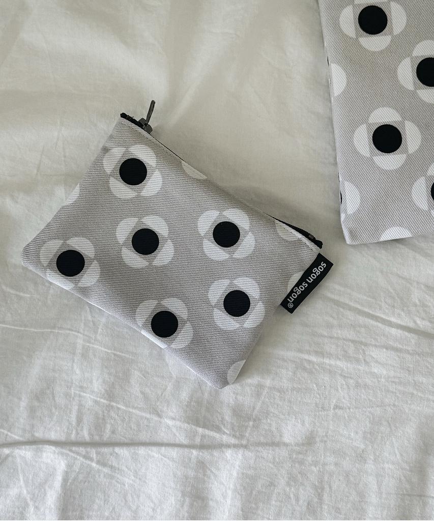 Sogonsogon Dot Flower Pouch S