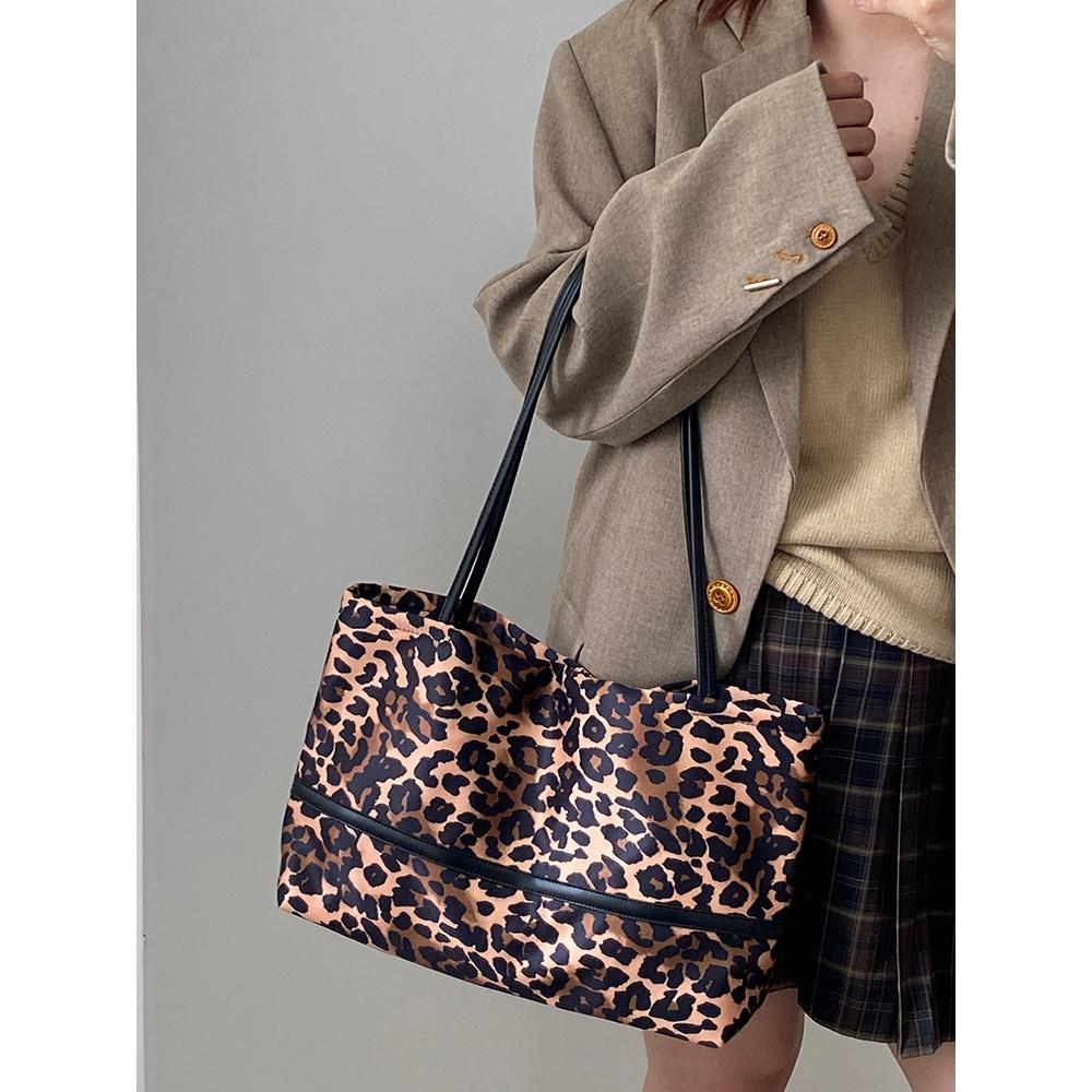 IELGY Leopard Print Canvas Tote Bag Large Capacity One Shoulder Portable