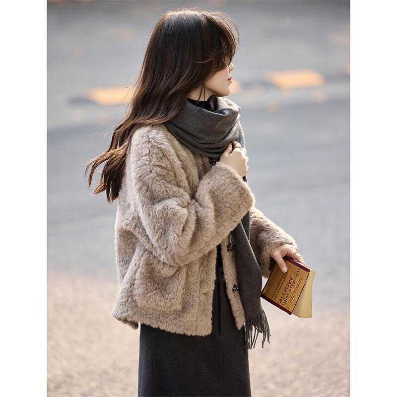 Women's Luxurious Faux Fur Short Winter Coat