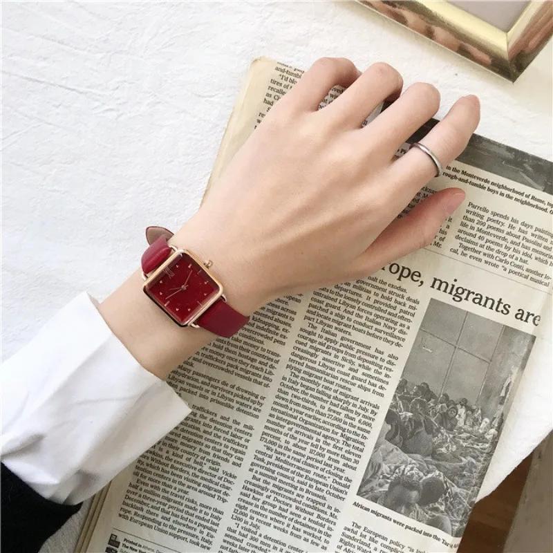 Einfache Retro-Design Uhren für Damen Lederarmbanduhr Damenmode Quadratische Damen Quarzuhr Damenuhren Reloj De Mujer