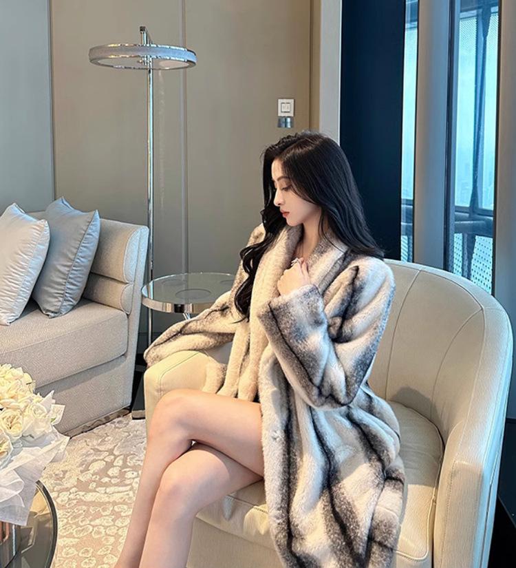 Women's Slimming Long Mink Fur Coat - Whole Velvet Warm Cross Mink